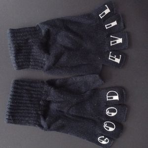 Fingerless Gloves